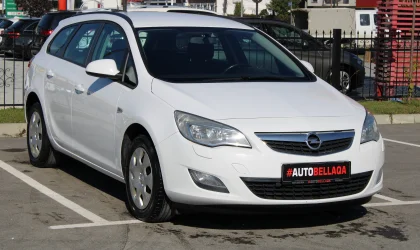 Opel Astra  - 2012