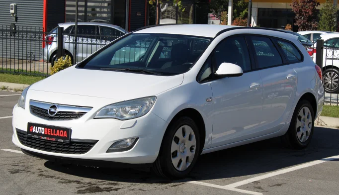 Opel Astra  - 2012