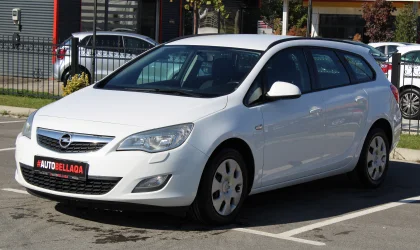Opel Astra  - 2012