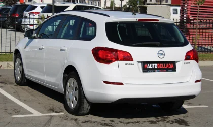 Opel Astra  - 2012