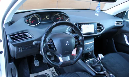 Peugeot 308  - 2015