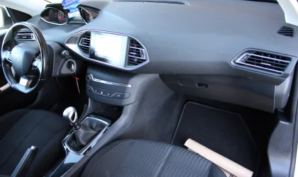 Peugeot 308  - 2015