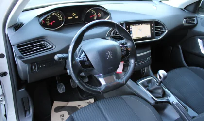 Peugeot 308  - 2015