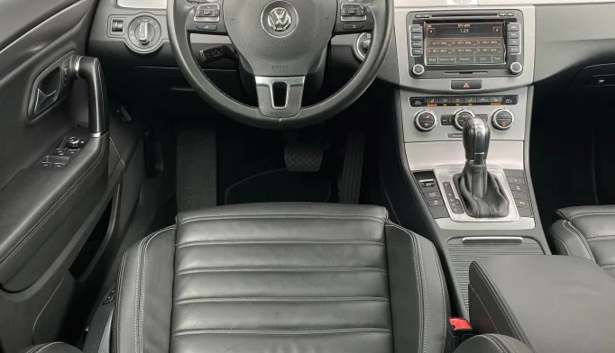 Volkswagen Passat  - 2014