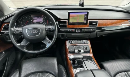 Audi A8  - 2010