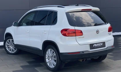 Volkswagen Tiguan  - 2015
